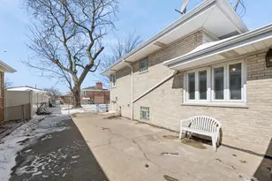 4738 N Potawatomie Ave, Chicago, IL 60656 - Photo 23