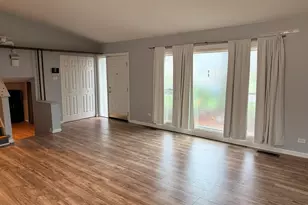 202 Kentucky St, Park Forest, IL 60466 - Photo 3