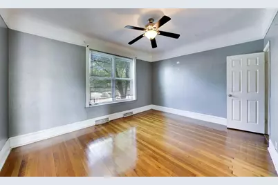 7041 S Eberhart Avenue, Chicago, IL 60637 - Photo 3