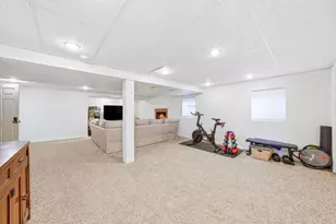 334 E McKenna Ct, Elmhurst, IL 60126 - Photo 29