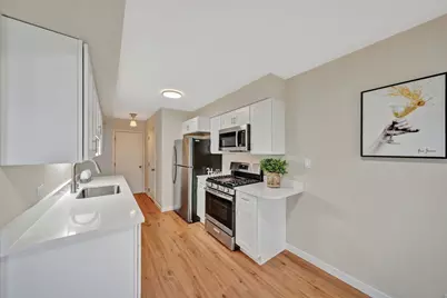 1007 Cleveland Court, Vernon Hills, IL 60061 - Photo 7