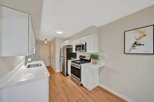 1007 Cleveland Ct, Vernon Hills, IL 60061 - Photo 7