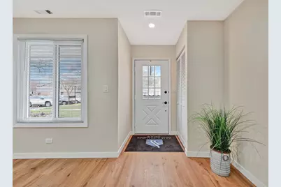 1007 Cleveland Court, Vernon Hills, IL 60061 - Photo 3