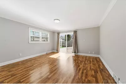 101 Hickory Drive, Carpentersville, IL 60110 - Photo 13