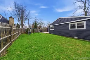 101 Hickory Dr, Carpentersville, IL 60110 - Photo 31