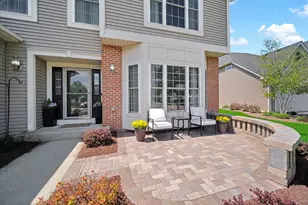 122 Fieldcrest Dr, Bartlett, IL 60103 - Photo 3