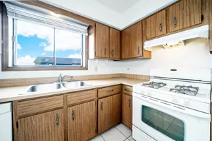 15712 Peggy Ln, Oak Forest, IL 60452 - Photo 11