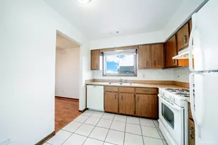 15712 Peggy Ln, Oak Forest, IL 60452 - Photo 9