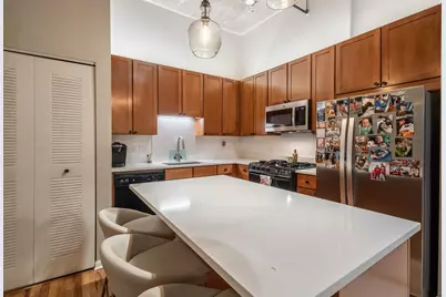 [Address not provided], Chicago, IL 60654 - Photo 11