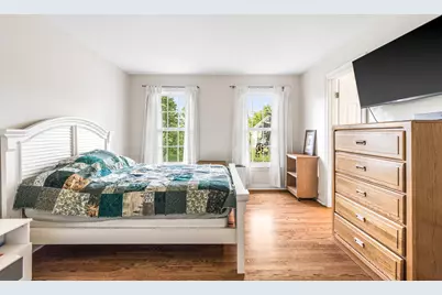 1211 Ashbury Lane, Libertyville, IL 60048 - Photo 23