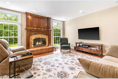 1211 Ashbury Lane, Libertyville, IL 60048 - Photo 11