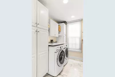 1211 Ashbury Lane, Libertyville, IL 60048 - Photo 9