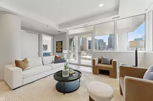 146 W Erie St, Chicago, IL 60654 - Photo 5