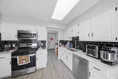 110 Villa Road, Streamwood, IL 60107 - Photo 5