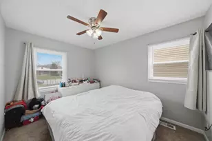 110 Villa Rd, Streamwood, IL 60107 - Photo 11