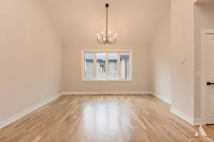 8039 S 85th Ct, Justice, IL 60458 - Photo 9