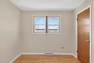 14911 Page Ave, Harvey, IL 60426 - Photo 23