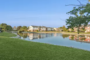 7235 Willow Way Ln, Willowbrook, IL 60527 - Photo 17