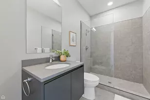 146 W Erie St, Chicago, IL 60654 - Photo 13