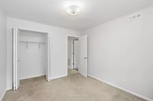 2390 Bicentennial Ave, Crest Hill, IL 60403 - Photo 11