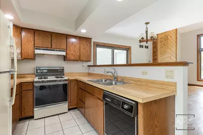 1213 Yorkshire Drive, Naperville, IL 60563 - Photo 9