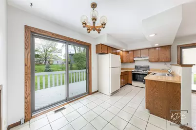 1213 Yorkshire Drive, Naperville, IL 60563 - Photo 7