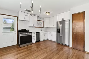 305 S 13th St, Saint Charles, IL 60174 - Photo 3