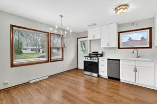 305 S 13th St, Saint Charles, IL 60174 - Photo 7