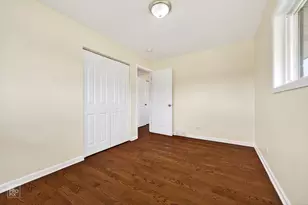 420 Berkshire Ln, Des Plaines, IL 60016 - Photo 9