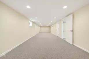 420 Berkshire Ln, Des Plaines, IL 60016 - Photo 13