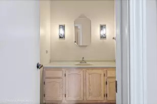 760 N Walden Dr, Palatine, IL 60067 - Photo 9