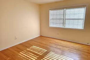 592 Lotus Ct, Wheeling, IL 60090 - Photo 9