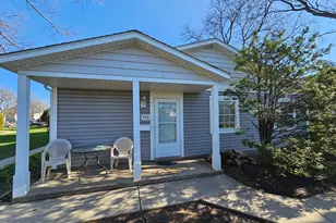 592 Lotus Ct, Wheeling, IL 60090 - Photo 11