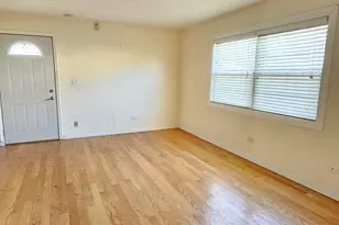 592 Lotus Ct, Wheeling, IL 60090 - Photo 7