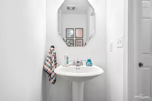 556 Comstock Rd, South Elgin, IL 60177 - Photo 9