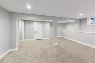 1515 W Sunnyside Ave, Chicago, IL 60640 - Photo 19