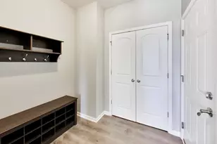 300 Winthrop Dr, Oswego, IL 60543 - Photo 7