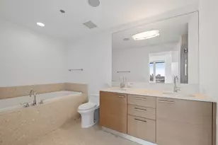 340 E Randolph St, Chicago, IL 60601 - Photo 13