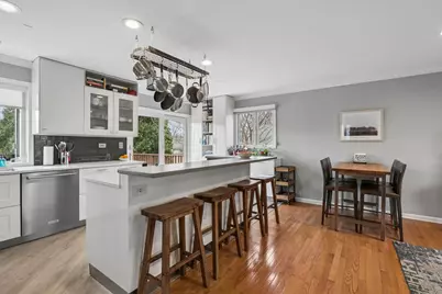 904 W Woodland Road, Lake Bluff, IL 60044 - Photo 3