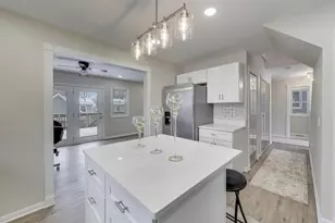 508 Beechwood Dr, Round Lake, IL 60073 - Photo 7