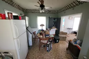 5568 Lois Ln, Salem, IL 62881 - Photo 9