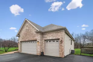 412 Rainbow Dr, Sleepy Hollow, IL 60118 - Photo 3