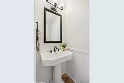 1251 W Fletcher Street #E, Chicago, IL 60657 - Photo 17