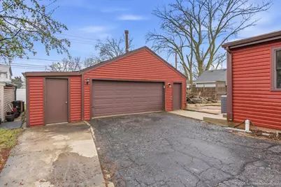 7817 W 98th Place, Hickory Hills, IL 60457 - Photo 13