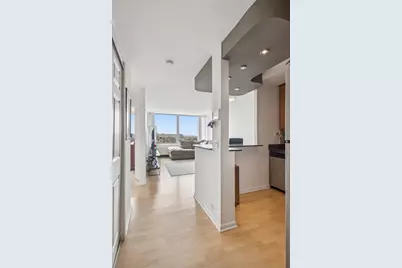 1455 N Sandburg Terrace #1105, Chicago, IL 60610 - Photo 7