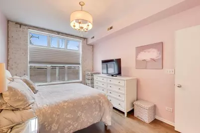 1962 W Lawrence Avenue #201, Chicago, IL 60640 - Photo 11