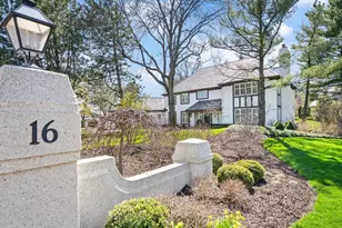 1604 Burr Ridge Club, Burr Ridge, IL 60527 - Photo 3