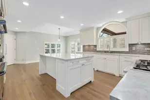 1604 Burr Ridge Club, Burr Ridge, IL 60527 - Photo 11