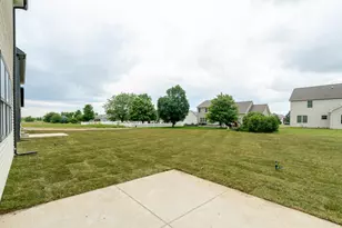 1304 Woodbine Rd, Bloomington, IL 61704 - Photo 47