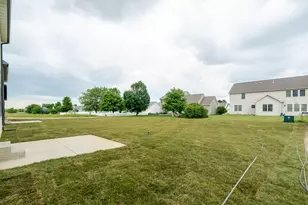 1304 Woodbine Rd, Bloomington, IL 61704 - Photo 49
